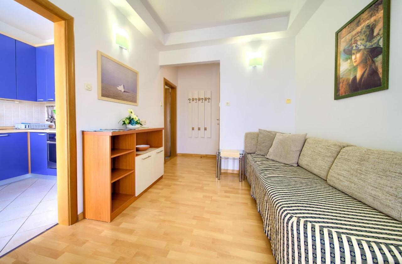 Apartments Jele Malinska Εξωτερικό φωτογραφία