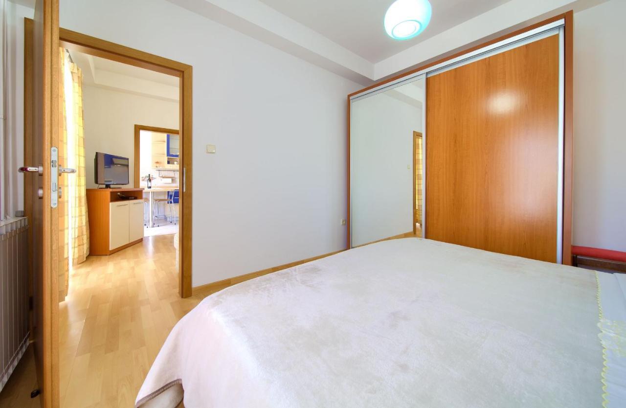 Apartments Jele Malinska Εξωτερικό φωτογραφία